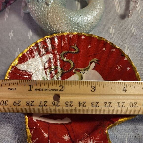 DECOUPAGE SCALLOPED FAN SHELL  - Picture 2 of 2